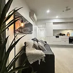 Penthouse Sky View Apartment Cbd 2Br Apartment Balcony Spa Access Sleeps 6