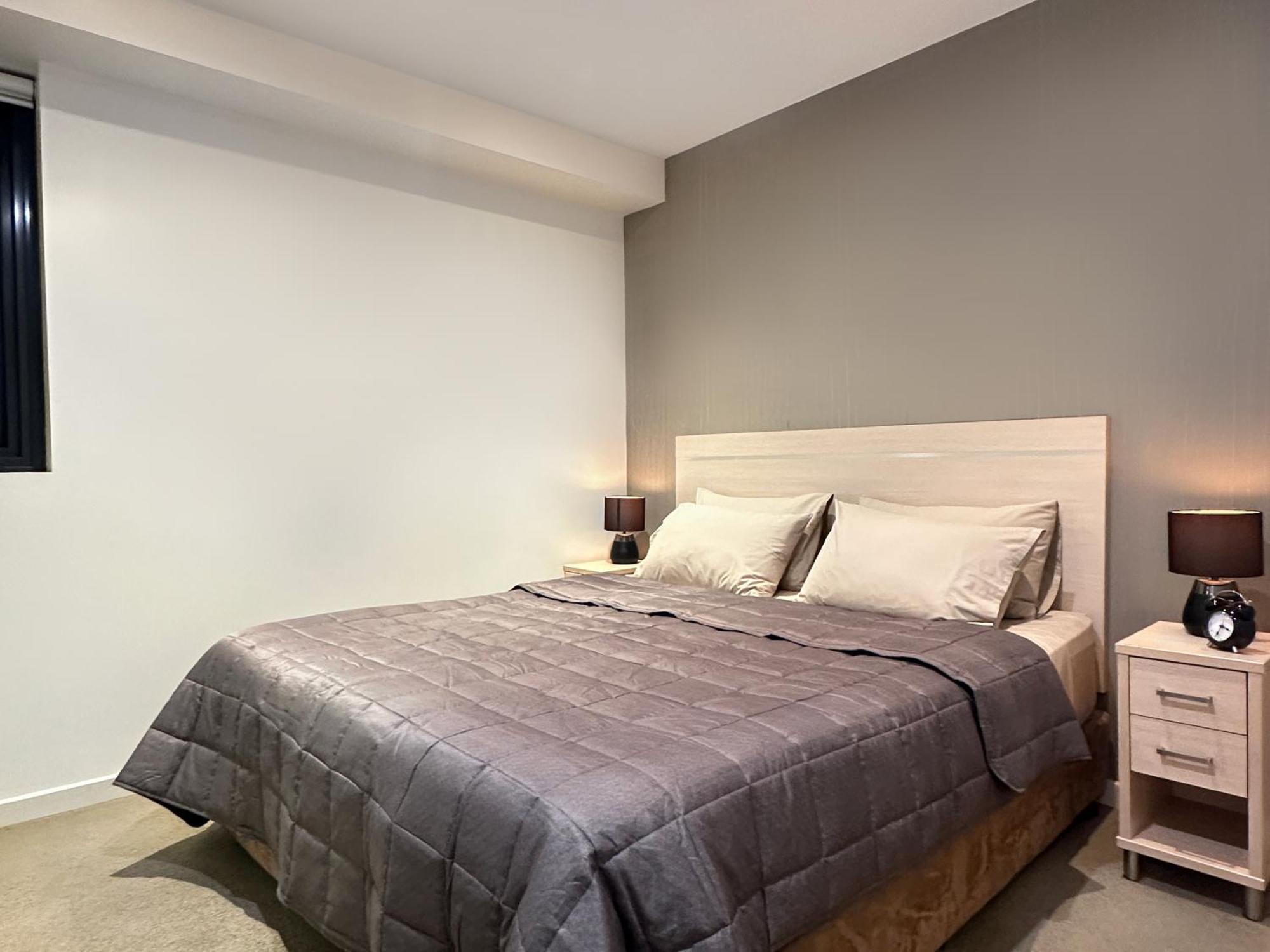 Apartment Penthouse Sky View Cbd 2br Balcony Access Sleeps 6
